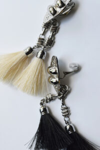 ◇Members Sale◇ 【TOGA PULLA】METAL CHAIN FRINGE EARRINGS/White