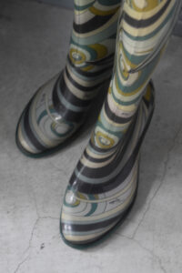 エミリオプッチ カラフルグラフィックラバーブーツ 雨の日でも気分を